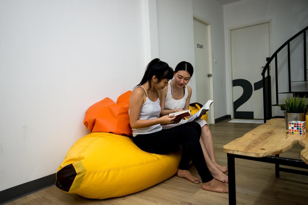 Monkeynap Hostel Bangkok Esterno foto