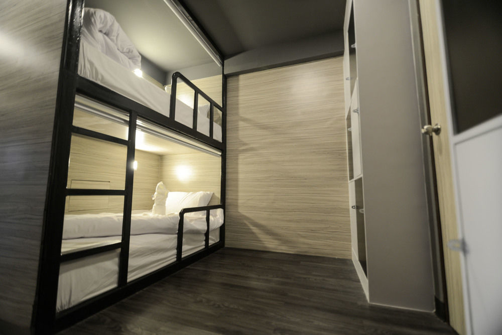 Monkeynap Hostel Bangkok Esterno foto