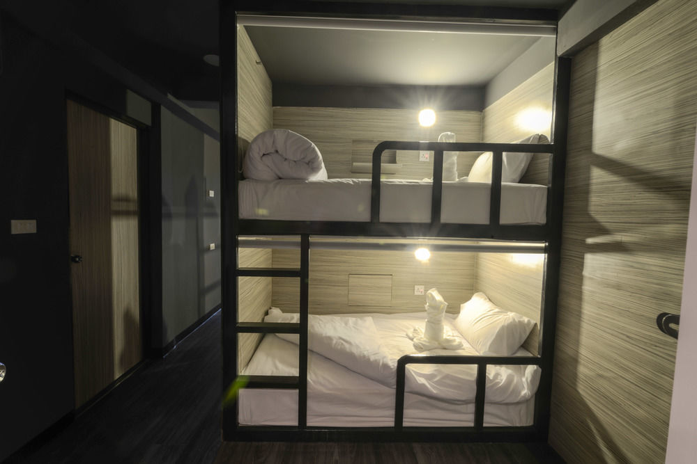 Monkeynap Hostel Bangkok Esterno foto
