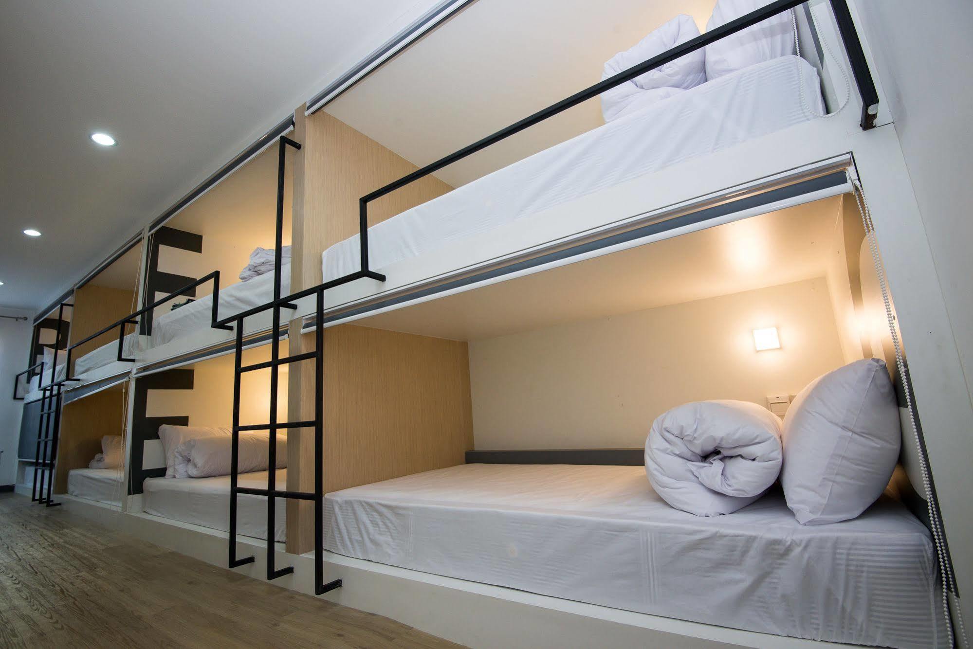 Monkeynap Hostel Bangkok Esterno foto