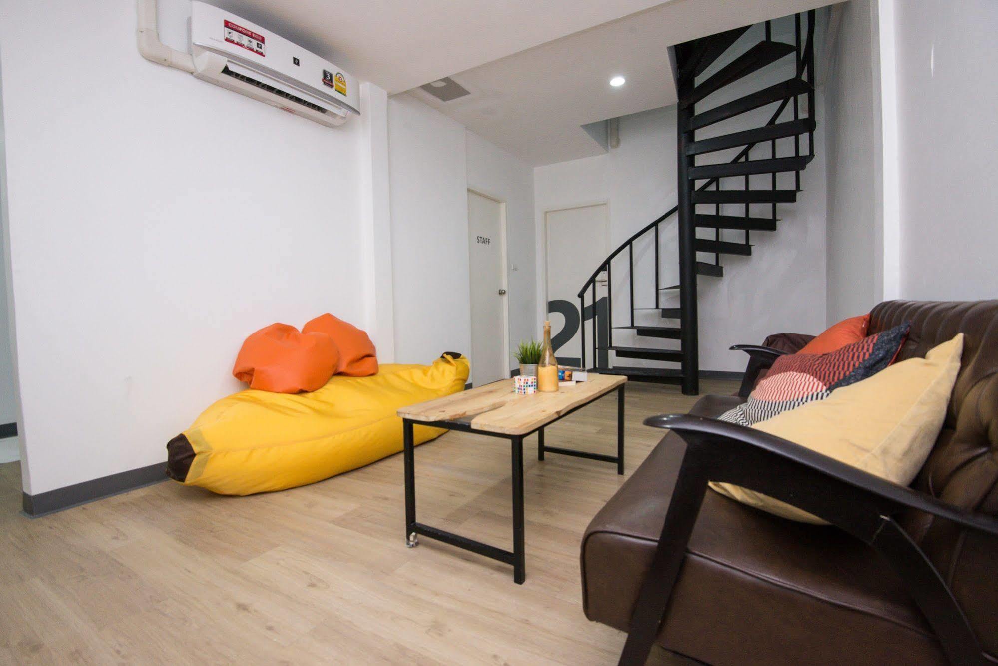 Monkeynap Hostel Bangkok Esterno foto