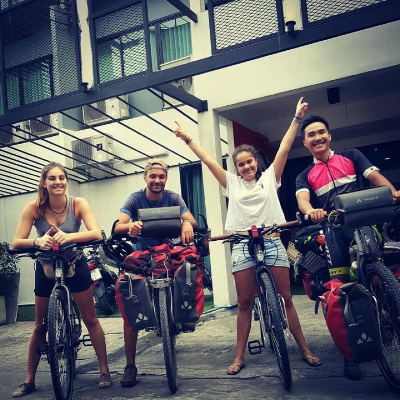 Monkeynap Hostel Bangkok Esterno foto